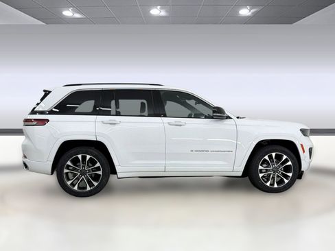 Used 2023 Jeep Grand Cherokee Overland image 8