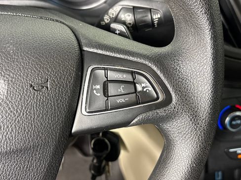 Used 2017 Ford Escape SE FWD image 19