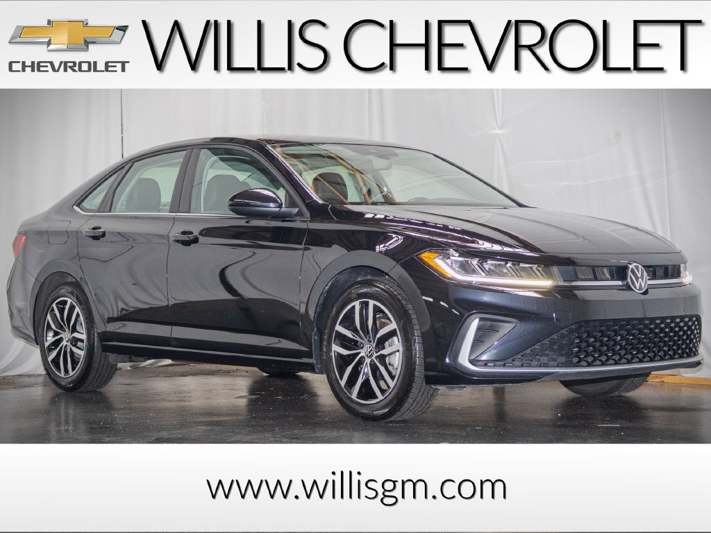 Used 2025 Volkswagen Jetta SE FWD image 1