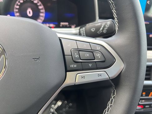 New 2025 Volkswagen Taos SE image 29