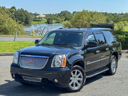 Used 2013 GMC Yukon XL Denali AWD/4WD image 3