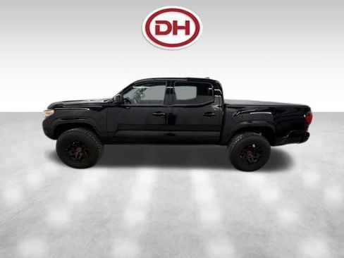Used 2023 Toyota Tacoma SR AWD/4WD image 9