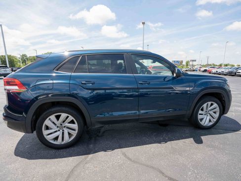 Used 2021 Volkswagen Atlas Cross Sport SE w/ Panoramic Sunroof Package FWD image 6