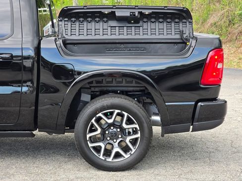 New 2026 RAM 1500 Laramie AWD/4WD image 17