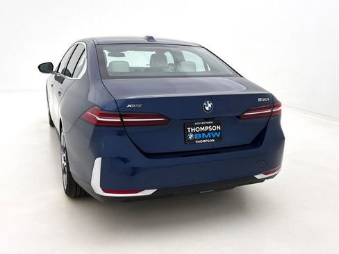 Certified 2026 BMW 530i xDrive w/ Premium Package AWD/4WD image 8