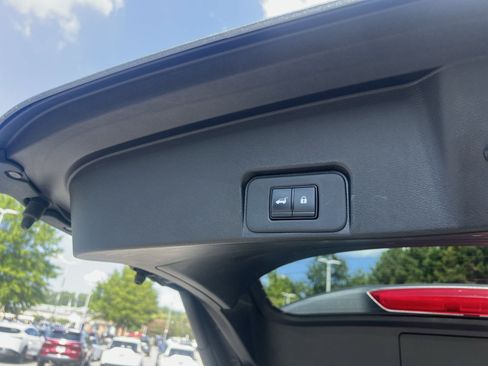 Used 2025 Nissan Rogue SV AWD/4WD image 20