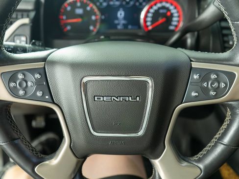 Used 2015 GMC Yukon Denali w/ Open Road Package AWD/4WD image 17