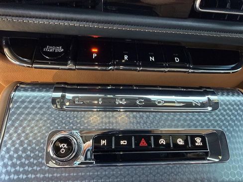 Certified 2025 Lincoln Aviator Black Label w/ Jet Appearance Package AWD/4WD image 28