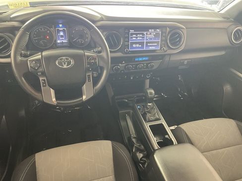 Used 2021 Toyota Tacoma TRD Off-Road w/ Technology Package AWD/4WD image 21