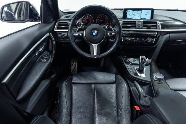 Used 2017 BMW 330i xDrive Sedan AWD/4WD image 3