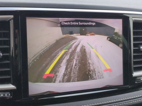 Used 2023 Chrysler Pacifica Touring-L image 29