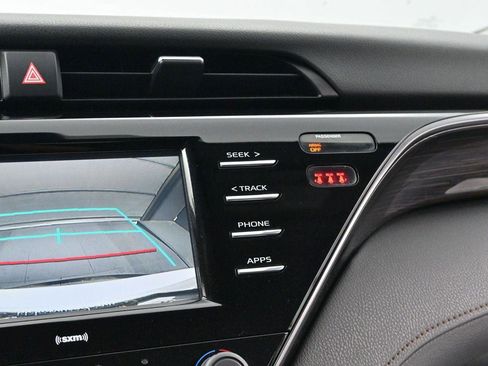 Used 2020 Toyota Camry LE FWD image 21