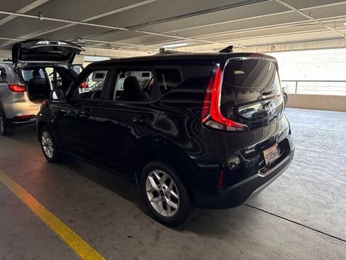 Used 2023 Kia Soul S FWD image 5