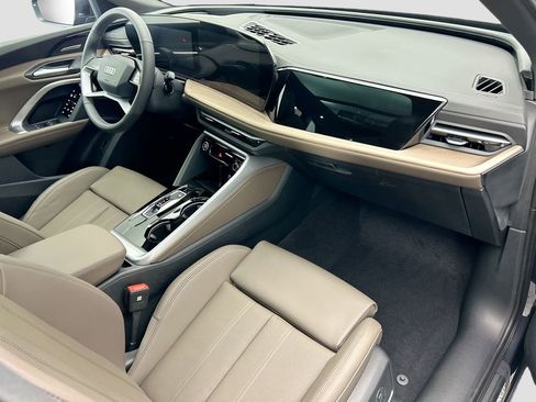 Used 2025 Audi Q5 Premium Plus w/ Premium Plus AWD/4WD image 17