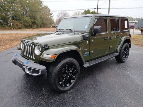 Used 2022 Jeep Wrangler Unlimited Sahara image 12