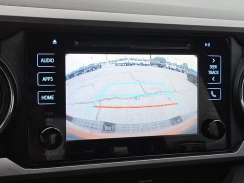 Used 2018 Toyota Tacoma TRD Sport w/ Technology Package RWD image 17