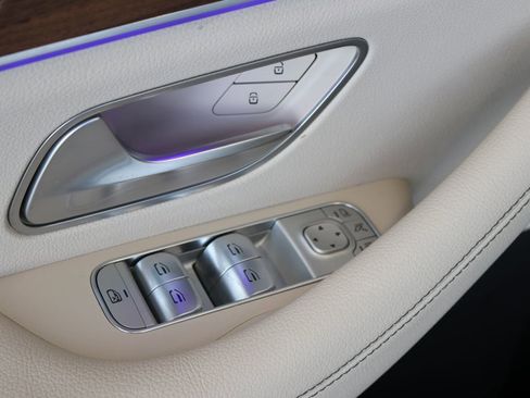 Used 2023 Mercedes-Benz GLS 450 4MATIC image 14