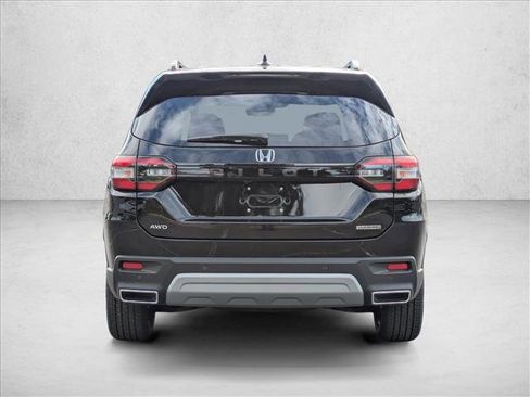 New 2025 Honda Pilot Touring image 8