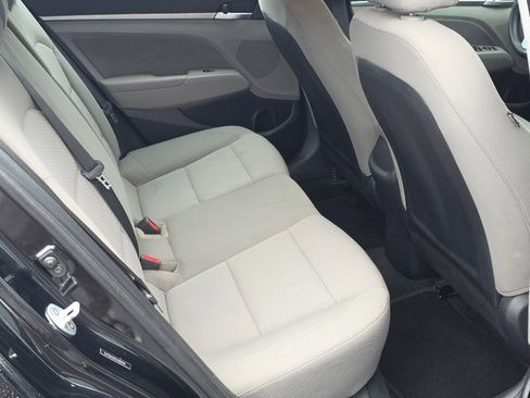 Used 2020 Hyundai Elantra SEL image 23