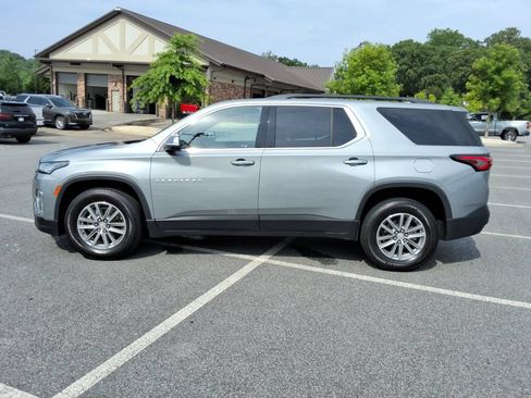 Certified 2023 Chevrolet Traverse LT FWD image 8