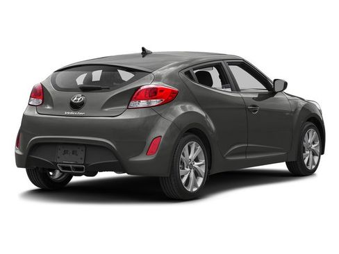 Used 2016 Hyundai Veloster FWD image 2