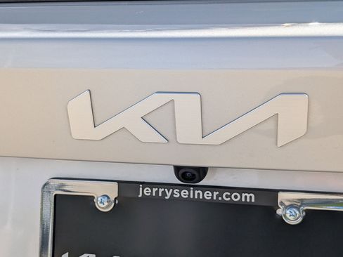 Certified 2023 Kia Sorento SX Prestige AWD/4WD image 12