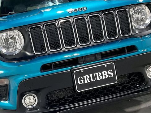Used 2021 Jeep Renegade Latitude w/ Convenience Group FWD image 34