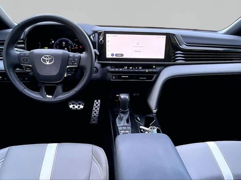 Certified 2025 Toyota Camry SE FWD image 16