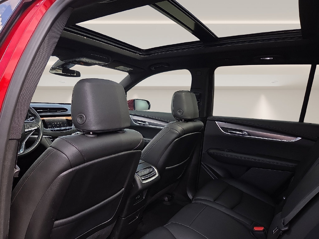 Certified 2024 Cadillac XT6 Luxury w/ LPO, Floor Liner Package FWD image 11