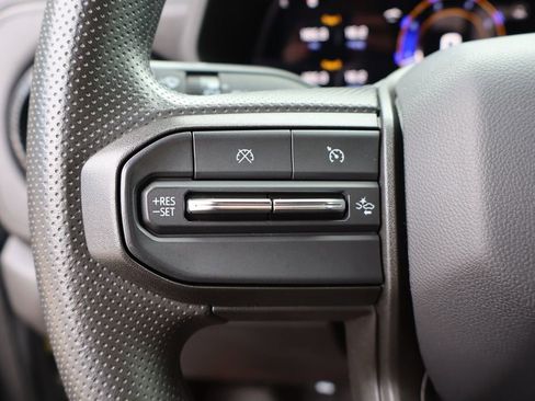 Used 2024 Chevrolet Colorado Trail Boss w/ Technology Package image 15