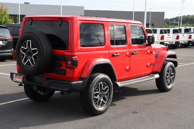 Used 2021 Jeep Wrangler Unlimited Sahara AWD/4WD image 4