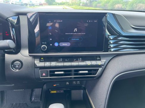 Used 2025 Toyota Camry LE w/ Convenience Package FWD image 8