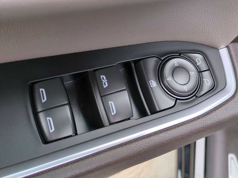 Used 2026 Chevrolet Silverado 1500 LT RWD image 11