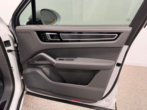 Used 2021 Porsche Cayenne GTS AWD/4WD image 29