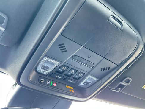 Used 2024 Cadillac XT4 Premium Luxury image 22