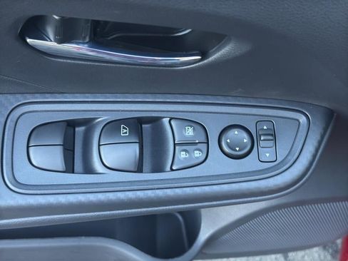 New 2025 Nissan Versa SV image 17