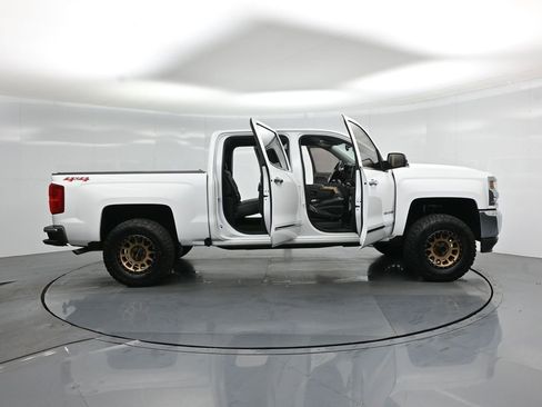 Used 2018 Chevrolet Silverado 1500 LTZ AWD/4WD image 4