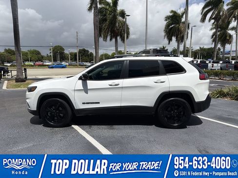 Used 2023 Jeep Cherokee Altitude Lux w/ Lux Elite Package AWD/4WD image 6