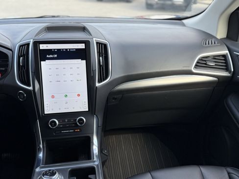 Used 2022 Ford Edge Titanium image 15