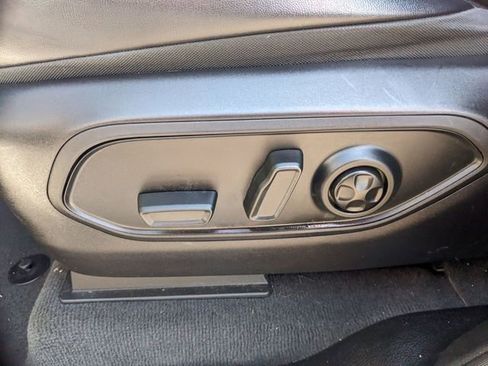 Used 2022 Jeep Grand Cherokee L Limited w/ Black Appearance Package image 7