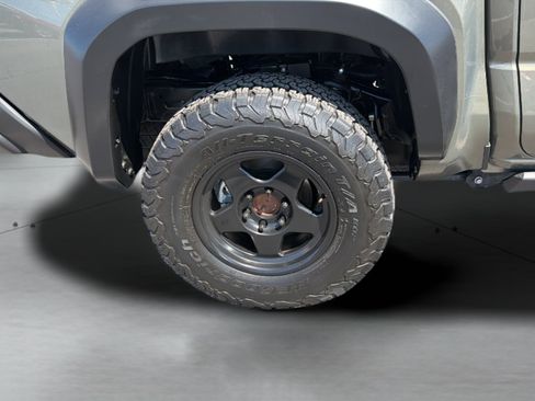 Used 2024 Toyota Tacoma TRD Sport w/ TRD Sport Premium Package RWD image 36