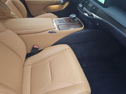 Used 2024 Lexus LS 500 RWD image 11