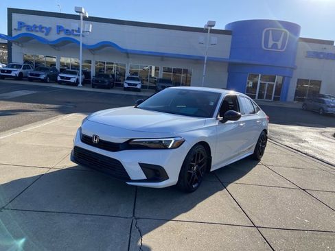 Used 2022 Honda Civic Sport image 4