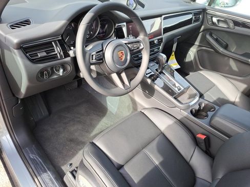 Used 2026 Porsche Macan image 5