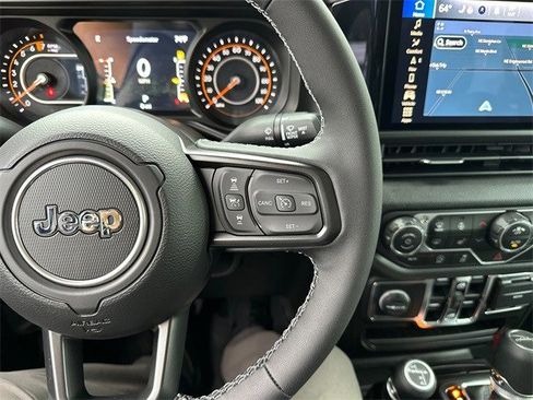 New 2025 Jeep Gladiator Sport image 38