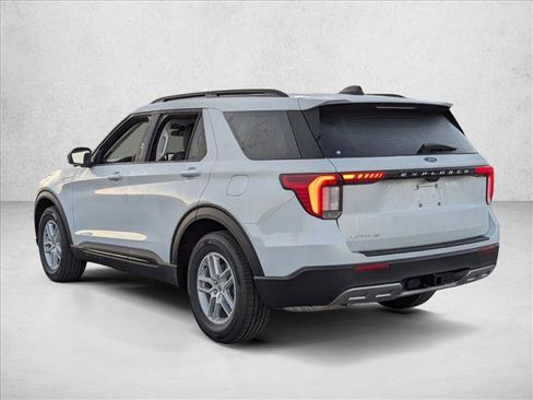 New 2026 Ford Explorer Active w/ Active Comfort Package image 8
