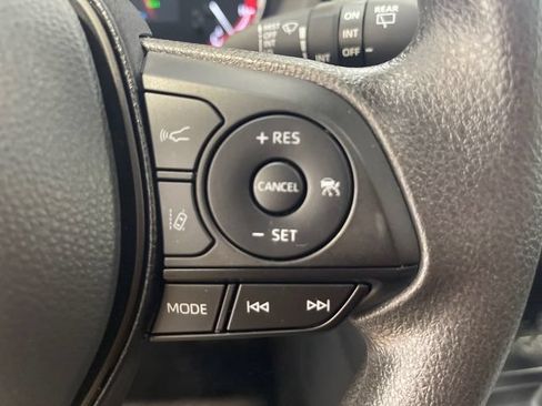 Used 2025 Toyota RAV4 XLE FWD image 9