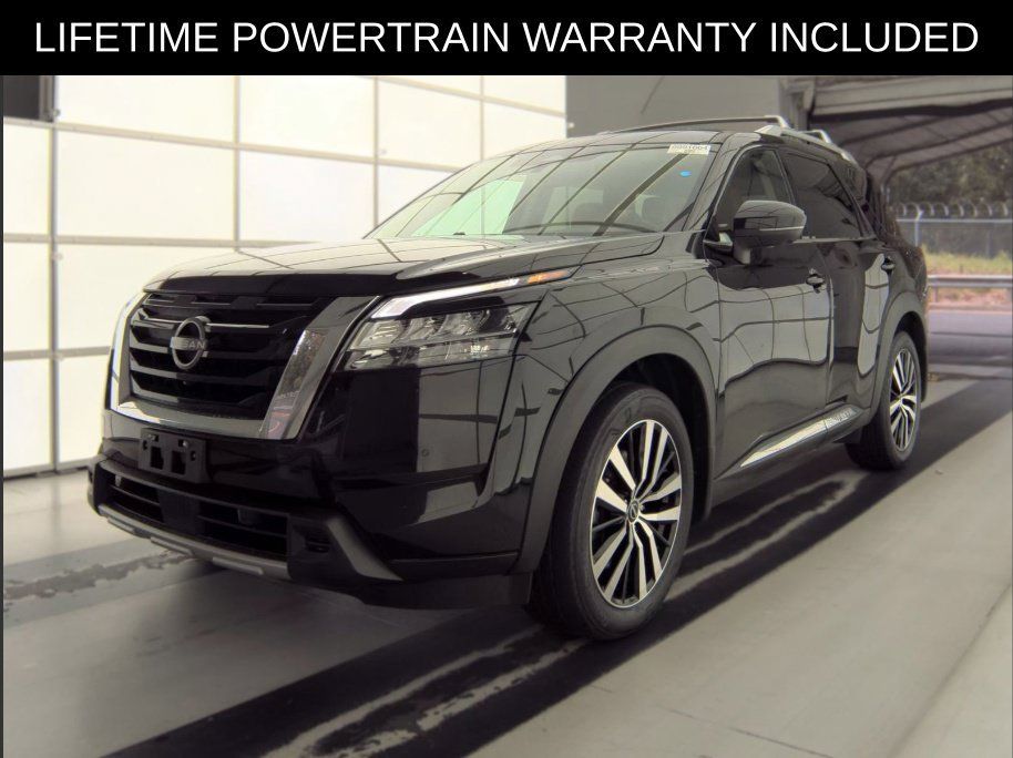 Used 2023 Nissan Pathfinder Platinum AWD/4WD image 2