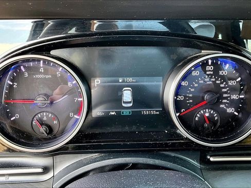 Used 2022 Kia Carnival EX image 15