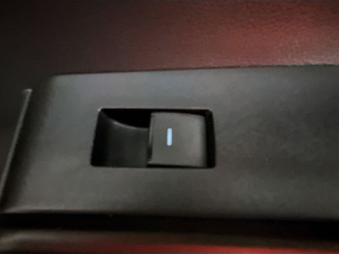 Used 2023 Toyota Highlander LE image 31